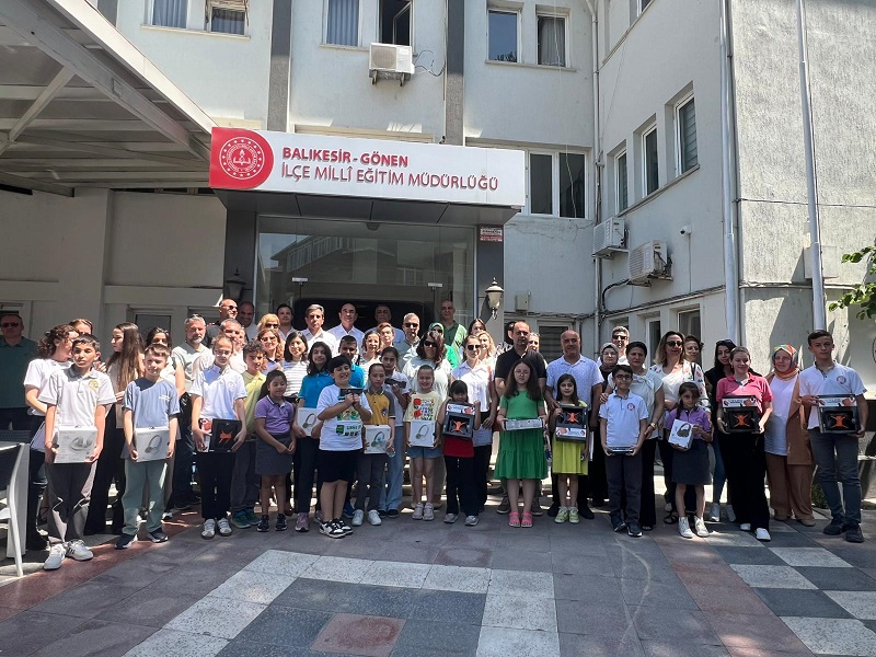 Kitap Okumak Hayata Dokunmak